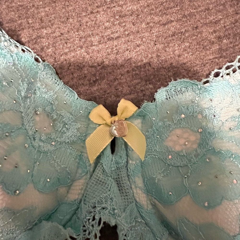 Victoria Secret Bra! - Picture 3 of 5